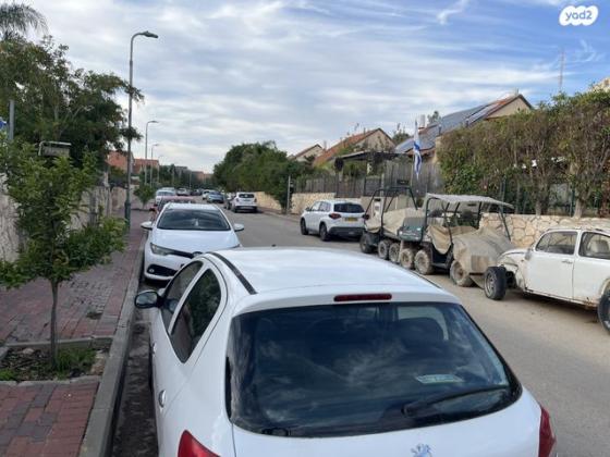 פיג'ו 206 + Urban ידני 5 דל' 1.4 (73 כ''ס) בנזין 2011 למכירה באשכולות