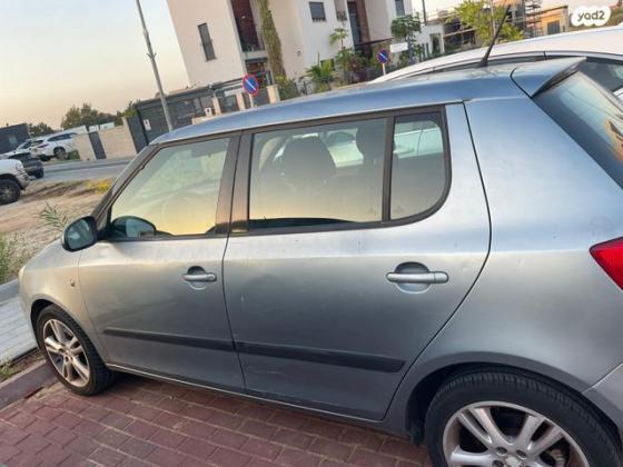 סקודה פאביה Ambiente אוט' 1.2 (105 כ''ס) בנזין 2010 למכירה בתל אביב יפו