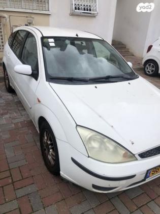 פורד פוקוס Ghia הצ'בק אוט' 2.0 (130 כ''ס) בנזין 2003 למכירה בנתניה