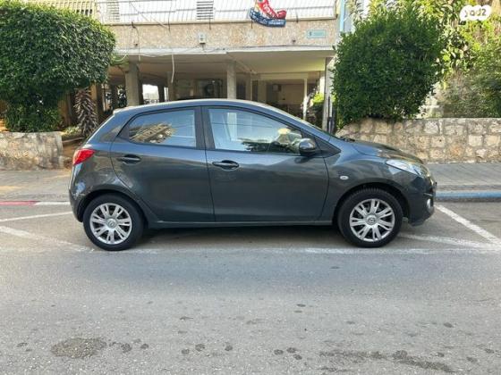 מאזדה H Dynamic אוט' 1.5 (103 כ"ס) בנזין 2015 למכירה בבת ים