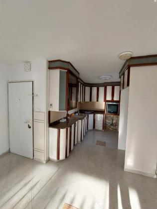 אלברט קיוסו 8 (מרכז יפו מערבית לשדרות ירושלים)