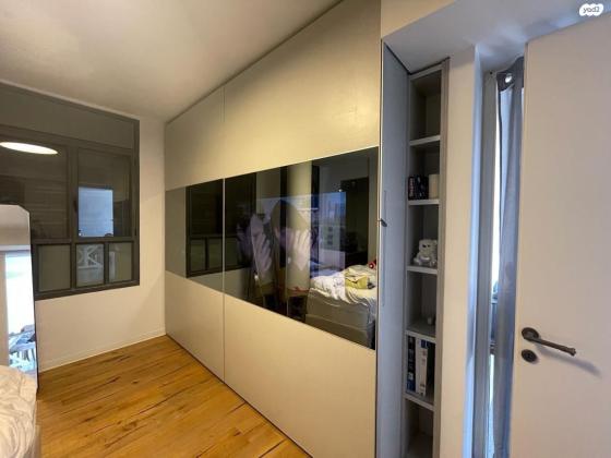 ארון בגדים יוקרתי של חברת