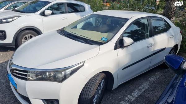 טויוטה קורולה GLI-FL אוט' 1.6 (132 כ''ס) [2013-2016] בנזין 2014 למכירה בנהריה