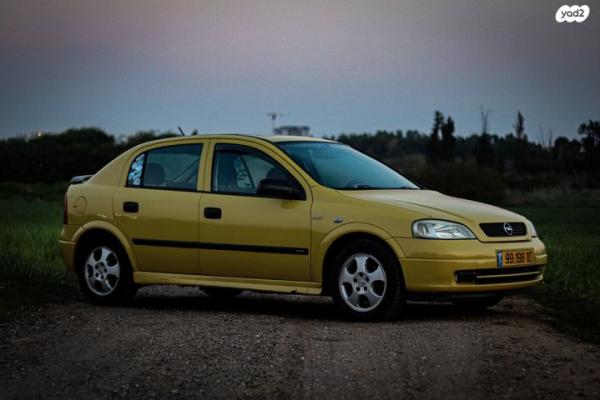 אופל אסטרה GSI הצ'בק אוט' 2.2 (147 כ"ס) בנזין 2001 למכירה ברמת גן