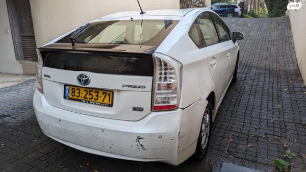 טויוטה פריוס GLI הייבריד אוט' 1.8 (99 כ"ס) בנזין 2010 למכירה בתל אביב יפו