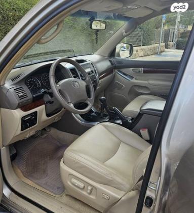 טויוטה לנד קרוזר ארוך 4X4 Luxury אוט' 8 מק' 4.0 (250 כ''ס) בנזין 2004 למכירה בערד