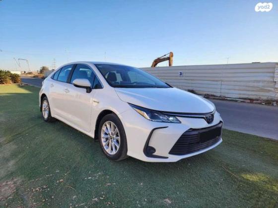 טויוטה קורולה הייבריד Sun סדאן אוט' 1.8 (98 כ''ס) בנזין 2022 למכירה בבאר שבע