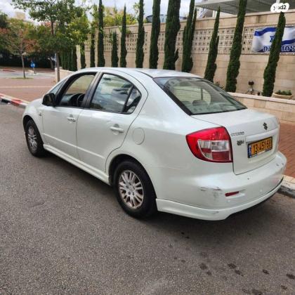 סוזוקי SX4 GLX סדאן אוט' 1.6 (107 כ''ס) בנזין 2009 למכירה בראשון לציון
