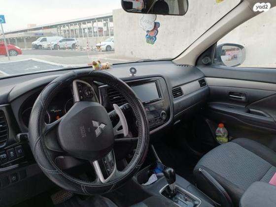 מיצובישי אאוטלנדר Instyle אוט' 7 מק' 2.0 (150 כ"ס) בנזין 2015 למכירה בבאר שבע