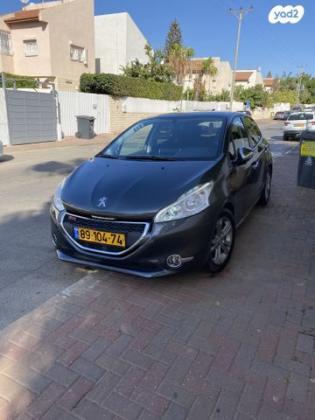 פיג'ו 208 Active אוט' 1.6 (120 כ"ס) בנזין 2014 למכירה בראשון לציון