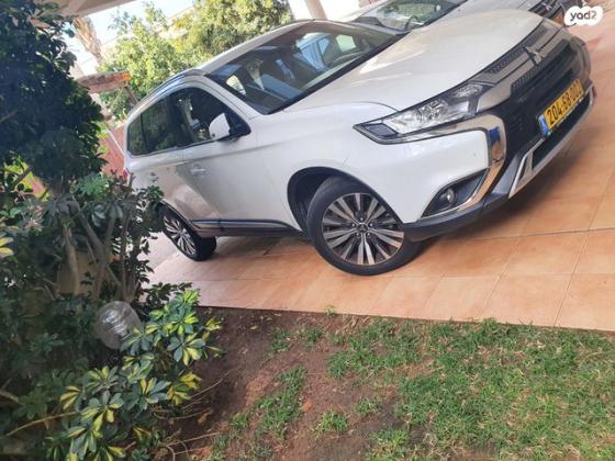 מיצובישי אאוטלנדר Instyle אוט' 7 מק' 2.0 (150 כ"ס) בנזין 2021 למכירה בחדרה
