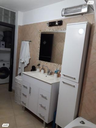 שבתאי הנגבי 63 (גילה)