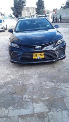 טויוטה קאמרי LE Plus הייבריד אוט' 2.5 (208 כ''ס) בנזין 2022 למכירה בירושלים