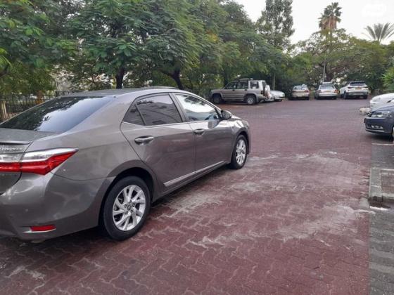 טויוטה קורולה 50th Edition אוט' 1.6 (132 כ"ס) בנזין 2017 למכירה בקרית אונו