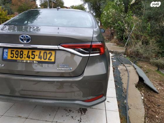 טויוטה קורולה הייבריד Comfort סדאן אוט' 1.8 (122 כ''ס) בנזין 2021 למכירה בשוהם