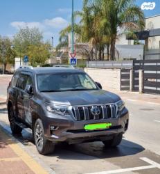 טויוטה לנד קרוזר ארוך Sahara אוט' 7 מק' דיזל 5 דל' 2.8 (204 כ"ס) די