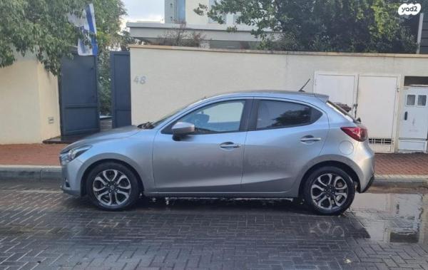 מאזדה H Pure White אוט' 1.5 (112 כ"ס) בנזין 2016 למכירה ברמת השרון