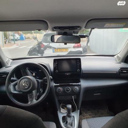 טויוטה יאריס קרוס Urban אוט' 1.5 (125 כ''ס) בנזין 2023 למכירה ברמת השרון