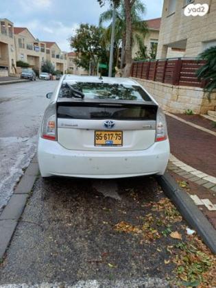 טויוטה פריוס GLI Plug In הייבריד אוט' 1.8 (99 כ"ס) היברידי חשמל / בנזין 2013 למכירה במודיעין מכבים רעות