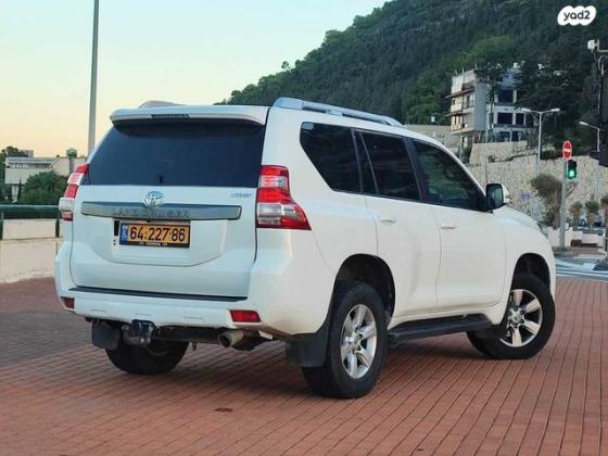 טויוטה לנד קרוזר ארוך 4X4 Luxury 5 אוט' דיזל 5 מק' 2.8 (177 כ"ס) דיזל 2017 למכירה בחיפה