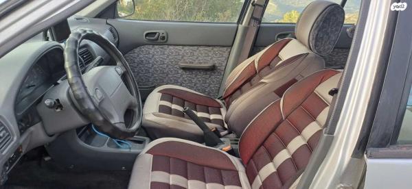 סוזוקי סוויפט GLX סדאן אוט' 1.3 (85 כ''ס) [2001-2003] בנזין 2001 למכירה בחיפה