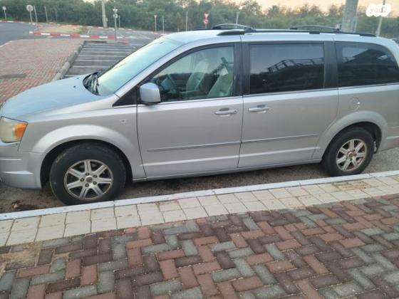 קרייזלר גראנד וויאג'ר Touring אוט' 7 מק' 3.8 (193 כ"ס) בנזין 2009 למכירה בתל מונד