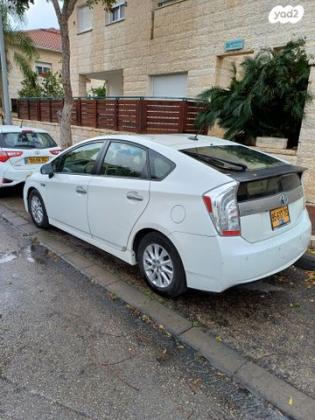 טויוטה פריוס GLI Plug In הייבריד אוט' 1.8 (99 כ"ס) היברידי חשמל / בנזין 2013 למכירה במודיעין מכבים רעות