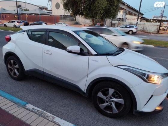 טויוטה C-HR Club הייבריד אוט' 1.8 (98 כ''ס) בנזין 2018 למכירה ברמת השרון