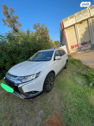 מיצובישי אאוטלנדר Instyle אוט' 7 מק' 2.0 (150 כ"ס) בנזין 2019 למכירה ברמת גן