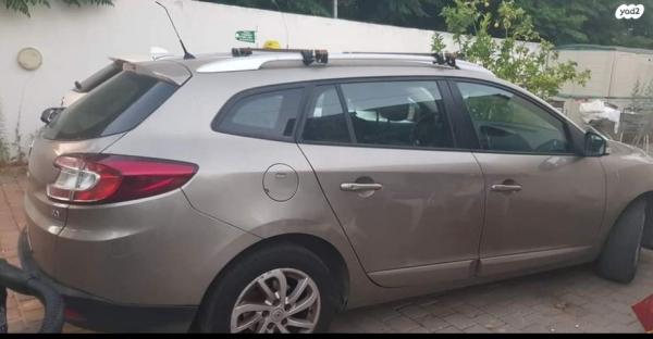 רנו מגאן אסטייט/ גראנד טור Expression אוט' דיזל 1.5 (110 כ''ס) דיזל 2013 למכירה ברמת השרון