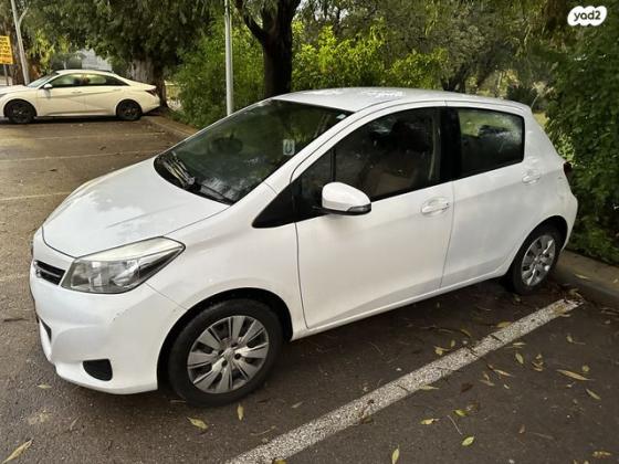 טויוטה יאריס Sol ידני 1.3 (99 כ"ס) בנזין 2013 למכירה בראש פינה