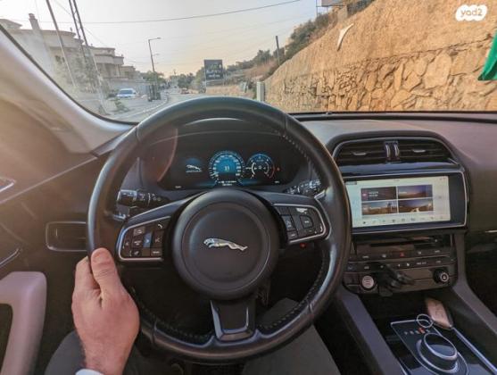 יגואר F-Pace 4X4 Prestige 20D אוט' דיזל 2.0 (180 כ"ס) דיזל 2016 למכירה בירכא