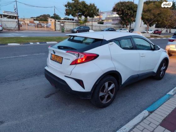 טויוטה C-HR Club הייבריד אוט' 1.8 (98 כ''ס) בנזין 2018 למכירה ברמת השרון