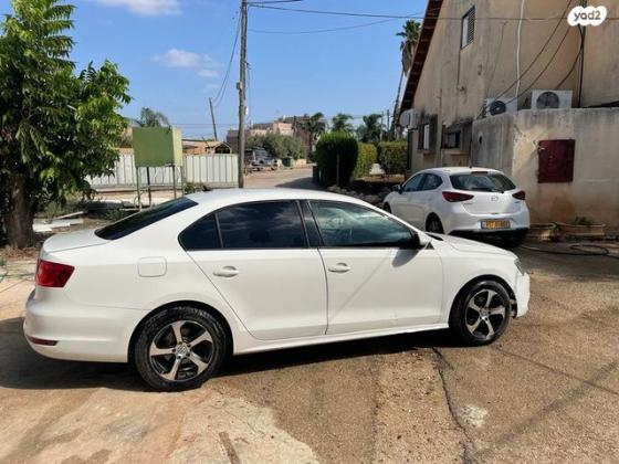 פולקסווגן ג'טה Trendline אוט' 1.2 (105 כ"ס) בנזין 2012 למכירה בברק