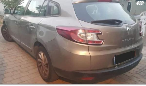 רנו מגאן אסטייט/ גראנד טור Expression אוט' דיזל 1.5 (110 כ''ס) דיזל 2013 למכירה ברמת השרון