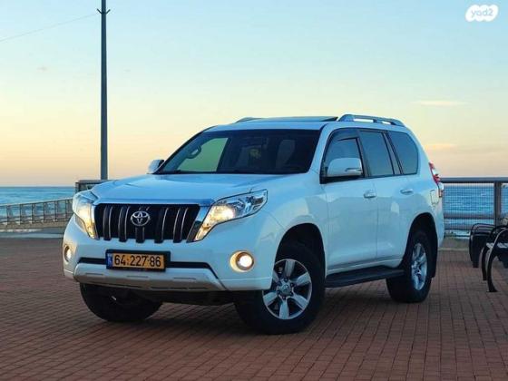 טויוטה לנד קרוזר ארוך 4X4 Luxury 5 אוט' דיזל 5 מק' 2.8 (177 כ"ס) דיזל 2017 למכירה בחיפה