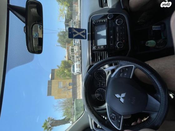 מיצובישי אאוטלנדר Instyle אוט' 7 מק' 2.0 (150 כ"ס) בנזין 2014 למכירה בבאר שבע