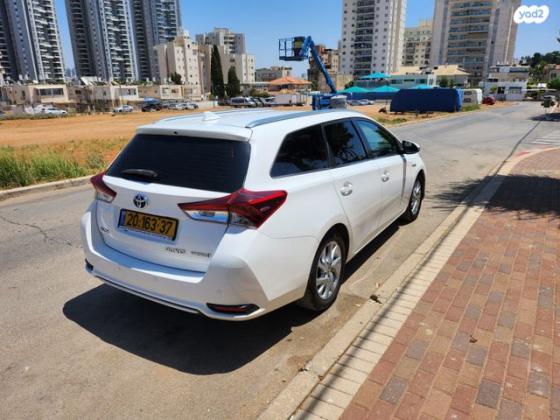 טויוטה אוריס הייבריד TS סטיישן הייבריד אוט' 1.8 (99 כ"ס) בנזין 2016 למכירה בנתניה