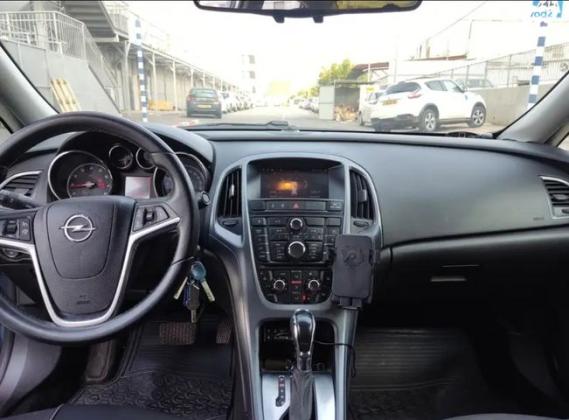 אופל אסטרה Berlina Enjoy סדאן אוט' 1.4 (140 כ"ס) בנזין 2013 למכירה בחיפה