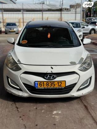 יונדאי i30 Inspire סטיישן אוט' 1.6 (135 כ"ס) בנזין 2012 למכירה ברמלה