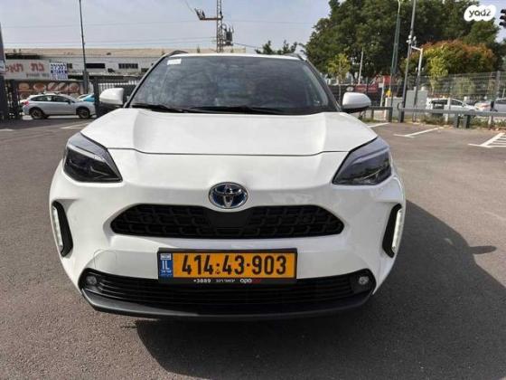 טויוטה יאריס קרוס Style אוט' 1.5 (116 כ''ס) בנזין 2024 למכירה בנתניה