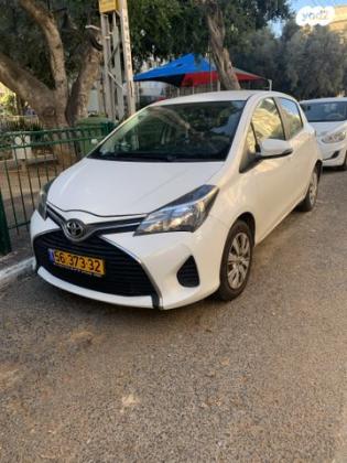 טויוטה יאריס Sol אוט' 1.3 (99 כ"ס) בנזין 2015 למכירה בפתח תקווה