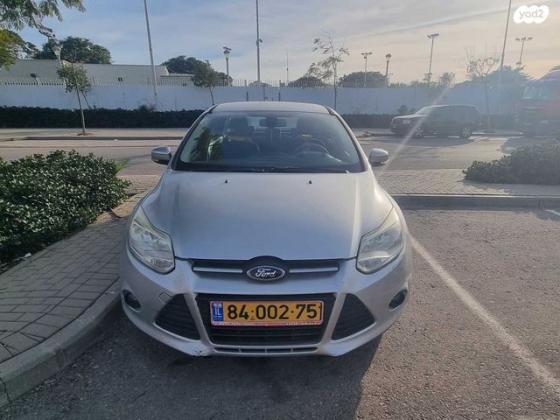 פורד פוקוס Trend סדאן אוט' 1.6 (125 כ"ס) בנזין 2012 למכירה ברחובות