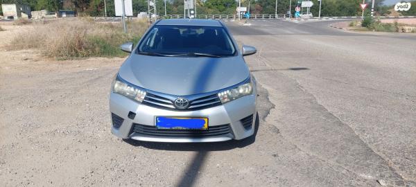 טויוטה קורולה Sun אוט' 1.6 (132 כ"ס) בנזין 2015 למכירה בפתח תקווה