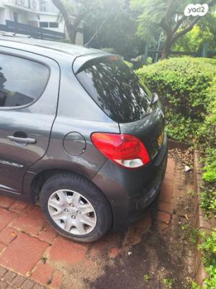 פיג'ו 207 Trendy אוט' 1.6 (120 כ"ס) בנזין 2012 למכירה בראשון לציון