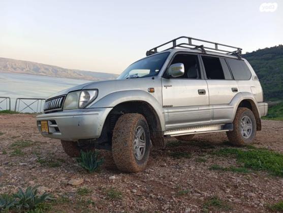 טויוטה לנד קרוזר פרדו ארוך 4X4 Luxury אוט' דיזל 8 מק' 3.0 (125 כ''ס) דיזל 1999 למכירה בכורזים