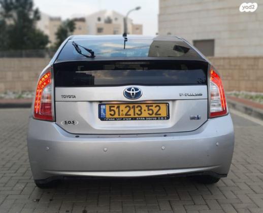 טויוטה פריוס GLI הייבריד אוט' 1.8 (99 כ"ס) בנזין 2013 למכירה בפרדס חנה כרכור