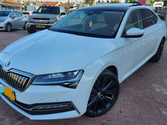 סקודה סופרב (2019 ואילך) L&K Premium אוט' הייבריד 1.4 (156 כ''ס) היברידי חשמל / בנזין 2021 למכירה בבני ברק