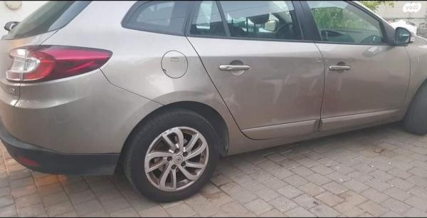 רנו מגאן אסטייט/ גראנד טור Expression אוט' דיזל 1.5 (110 כ''ס) דיזל 2013 למכירה ברמת השרון