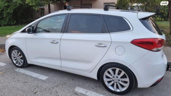קיה קארנס Premium אוט' 7 מק' 2.0 (165 כ''ס) בנזין 2014 למכירה בטירת צבי